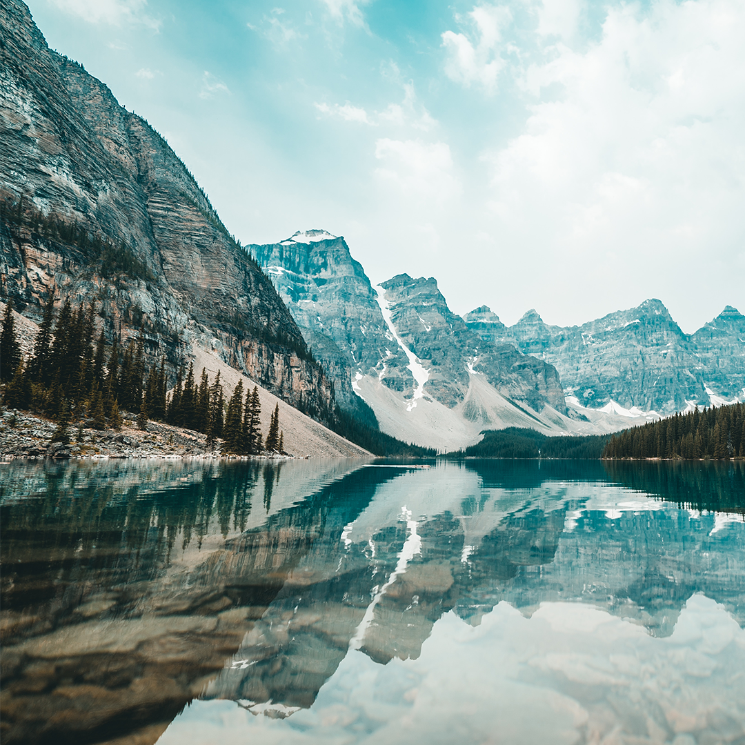 We believe fine craftsmanship starts with responsibly sourcing high-quality materials. We are devoted to better understanding the social, economic and environmental impact of the mining and processing of precious materials so that we can create positive c