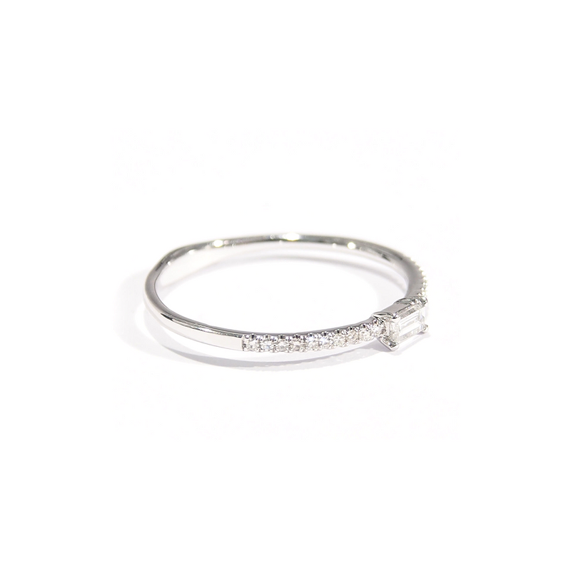 East-west Diamond Baguette fashion ring. White Gold. Brilliant diamonds. Made For Love Jewelry